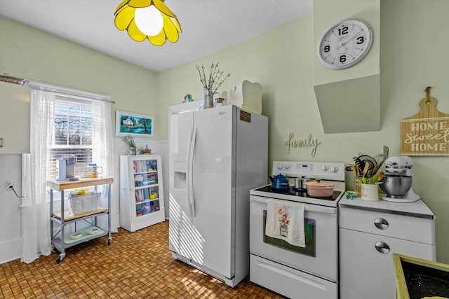 310 S Main St, Licking, MO 65542 - kitchen with white appliances