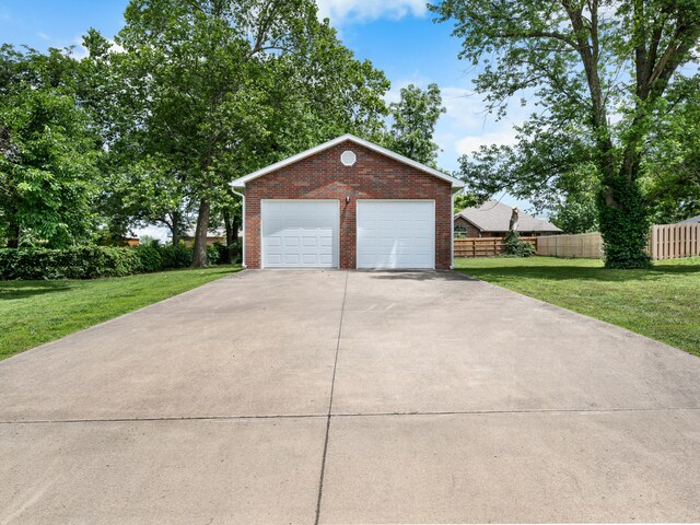 1622 Oakland Ave, Bolivar, MO 65613 - view of detached garage