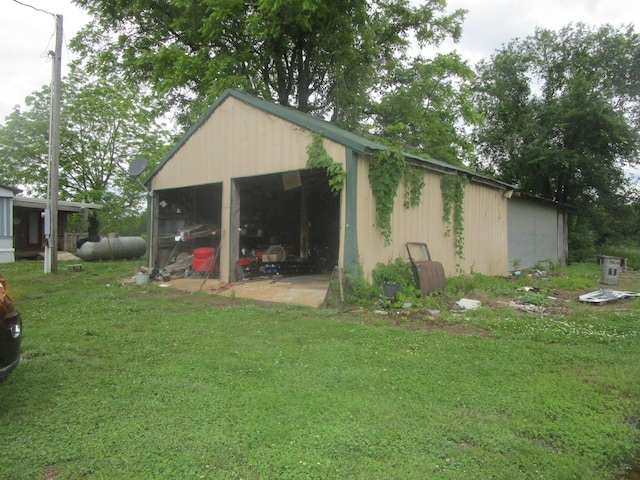 9065 County Road 3940, Mountain View, MO 65548 - view of pole building featuring a yard
