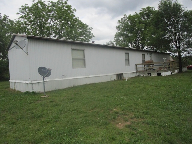 9065 County Road 3940, Mountain View, MO 65548 - view of side of property featuring a lawn