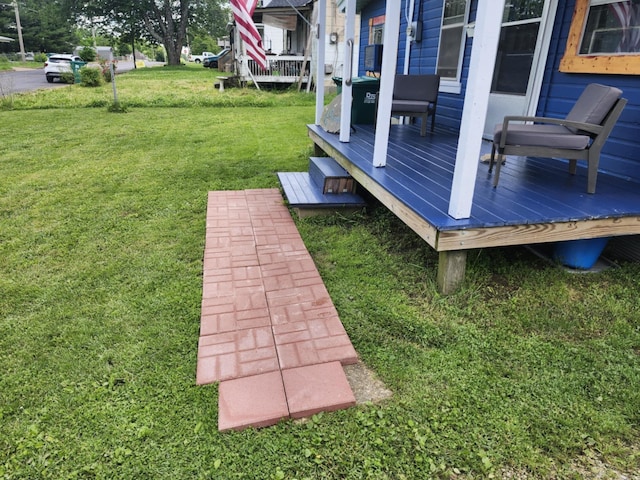 626 W N St, Mountain Grove, MO 65711 - deck featuring a lawn