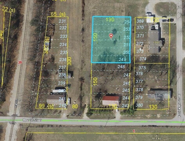 10106 N Maple St, Cassville, MO 65625