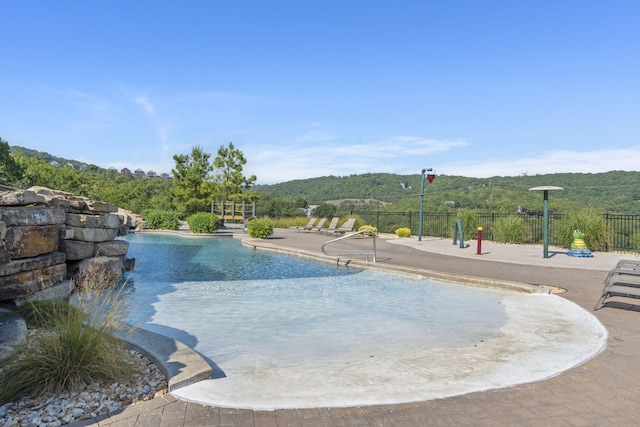 view of swimming pool