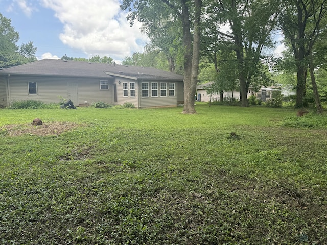 202 E Seminole St, Springfield, MO 65807 - view of green lawn