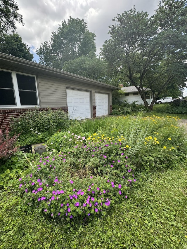 202 E Seminole St, Springfield, MO 65807 - view of garage