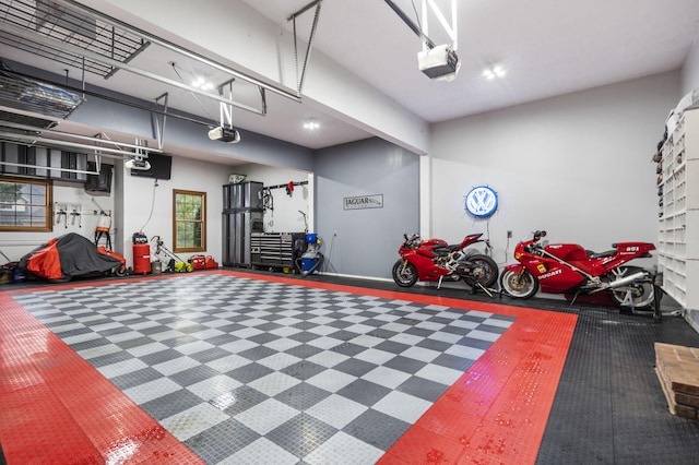 2421 Candlebark Ln, Lebanon, MO 65536 - garage with a garage door opener