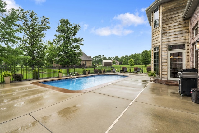 2421 Candlebark Ln, Lebanon, MO 65536 - view of pool with a patio and area for grilling