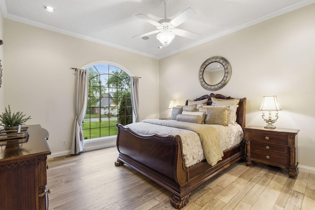 2421 Candlebark Ln, Lebanon, MO 65536 - bedroom featuring light wood-style flooring, recessed lighting, ornamental molding, and a ceiling fan