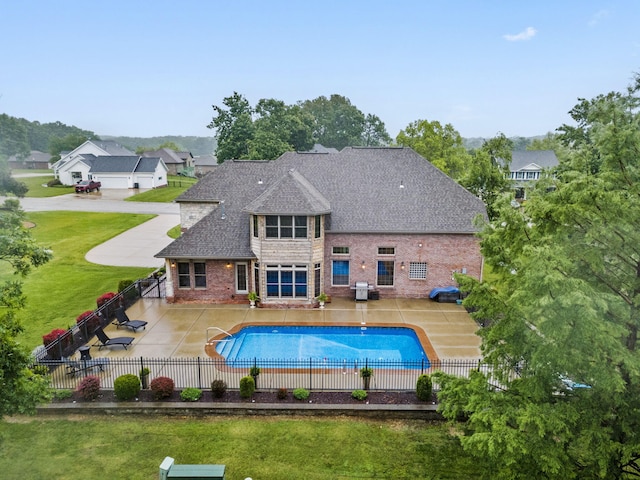 2421 Candlebark Ln, Lebanon, MO 65536 - view of pool featuring a fenced backyard and a patio area