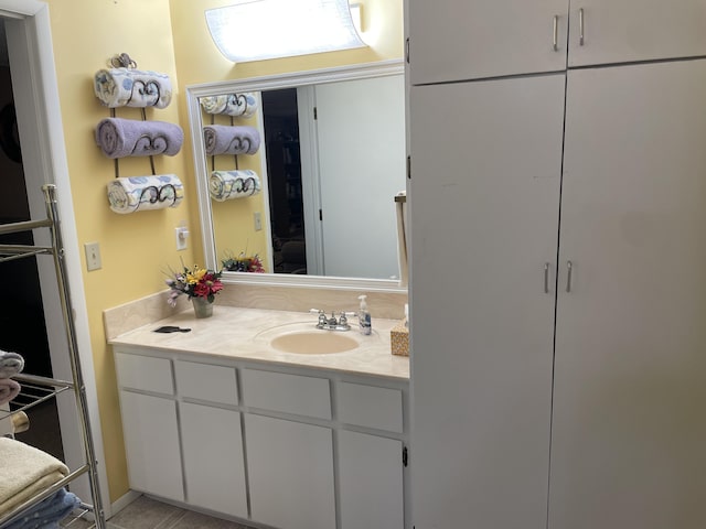 2704 Jennifer Dr, West Plains, MO 65775 - bathroom with vanity