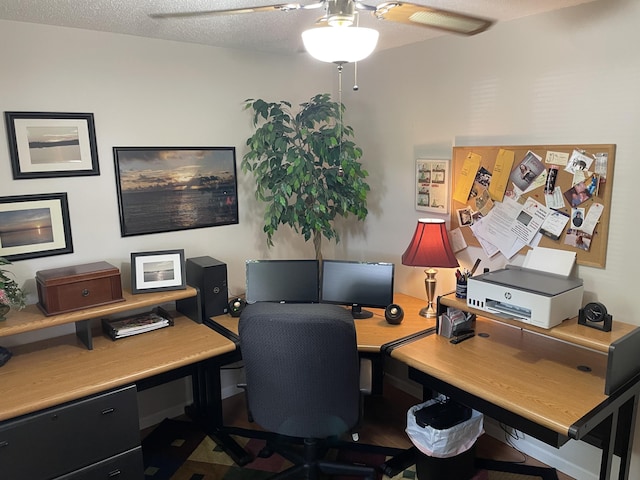 2704 Jennifer Dr, West Plains, MO 65775 - home office with a ceiling fan