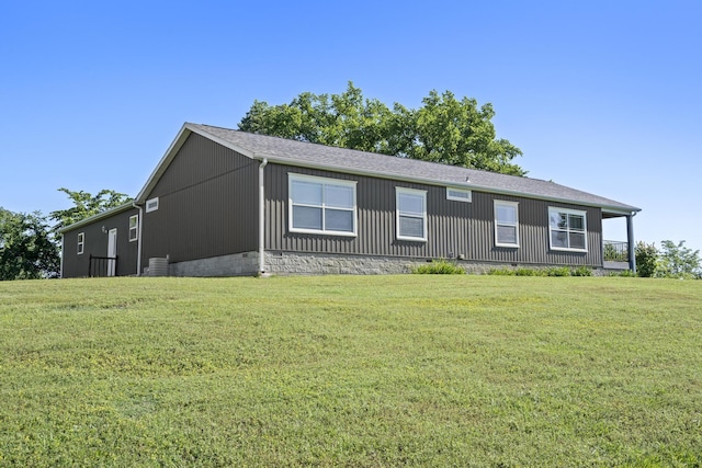 323 Shadrack Rd, Cape Fair, MO 65624 - manufactured / mobile home featuring a front yard and central AC unit
