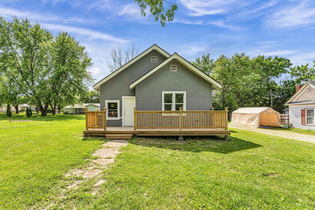 333 N Clay St, Marshfield, MO 65706 - photo 1