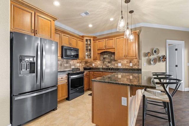 130 Royal Vista Dr Unit 601, Branson, MO 65616 - kitchen featuring stainless steel fridge with ice dispenser, range with electric stovetop, black microwave, crown molding, and a peninsula