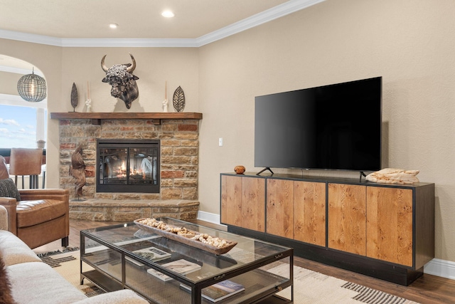 130 Royal Vista Dr Unit 601, Branson, MO 65616 - living area with a fireplace, ornamental molding, wood finished floors, baseboards, and recessed lighting