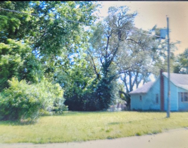 1208 W Fair Play St, Bolivar, MO 65613 - view of grassy yard