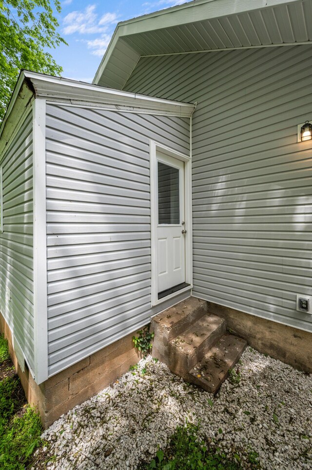 1211 S Pennsylvania Ave, Springfield, MO 65807 - property entrance featuring crawl space