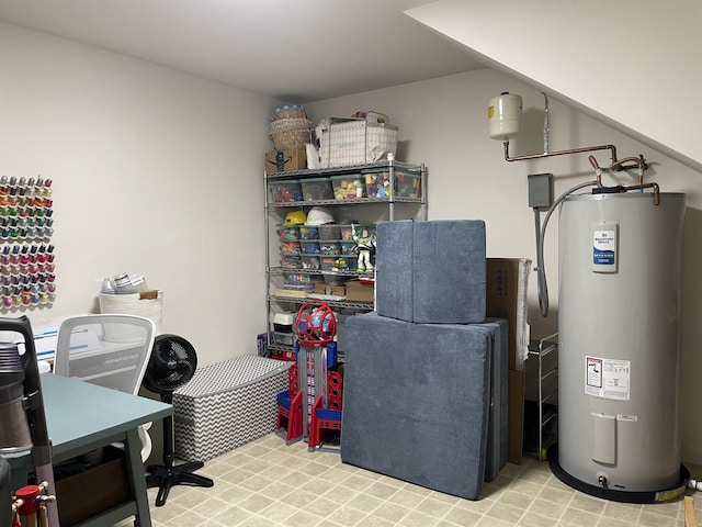 326 Country Bluff Dr, Branson, MO 65616 - utility room featuring electric water heater