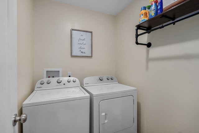 1132 E Lakota St, Nixa, MO 65714 - laundry area with washer and dryer