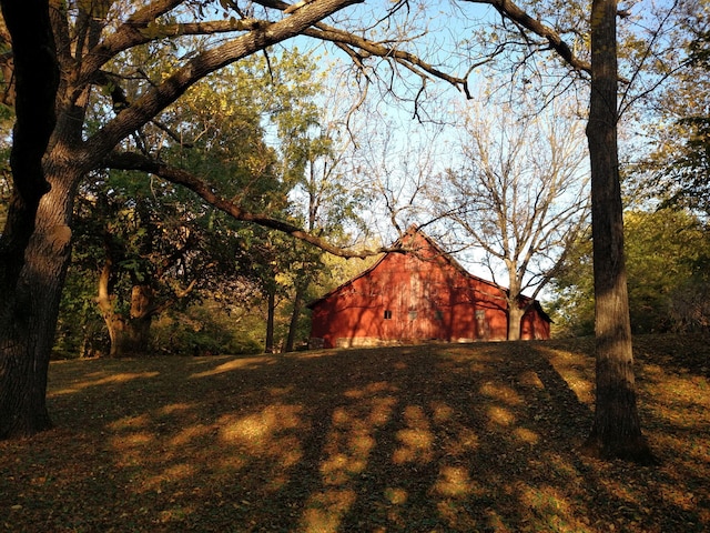 7692 N State Highway H, Springfield, MO 65803 - view of yard with a barn and an outbuilding