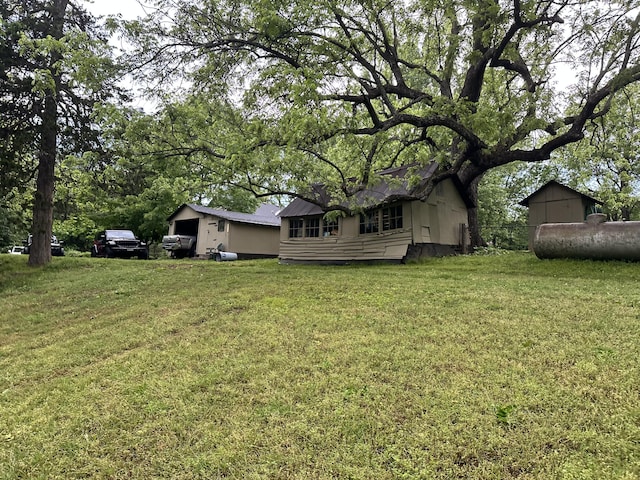 7692 N State Highway H, Springfield, MO 65803 - view of green lawn