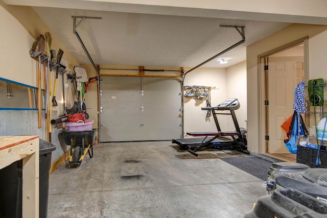 5052 E Cherry Pl, Springfield, MO 65809 - view of garage