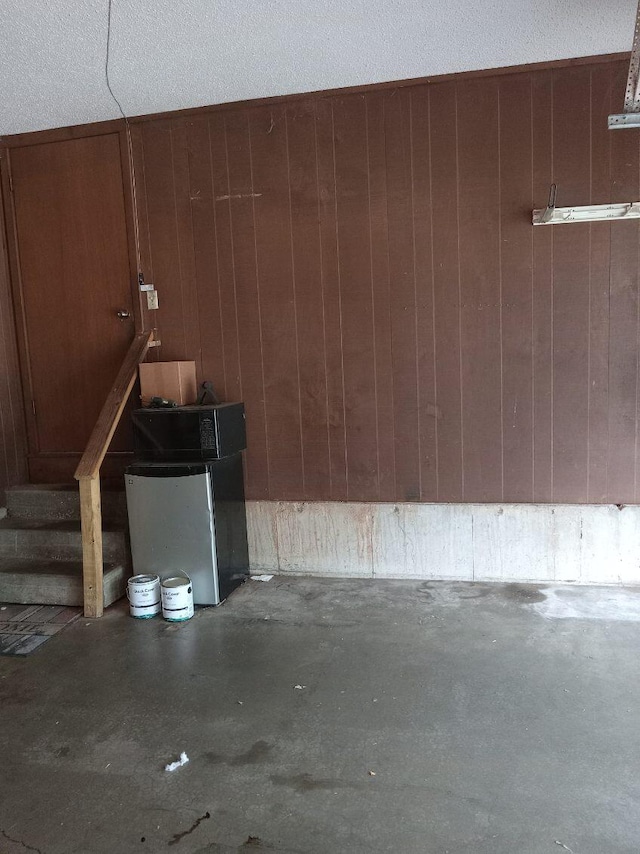 1361 E Dunkirk St, Springfield, MO 65804 - garage with wooden walls