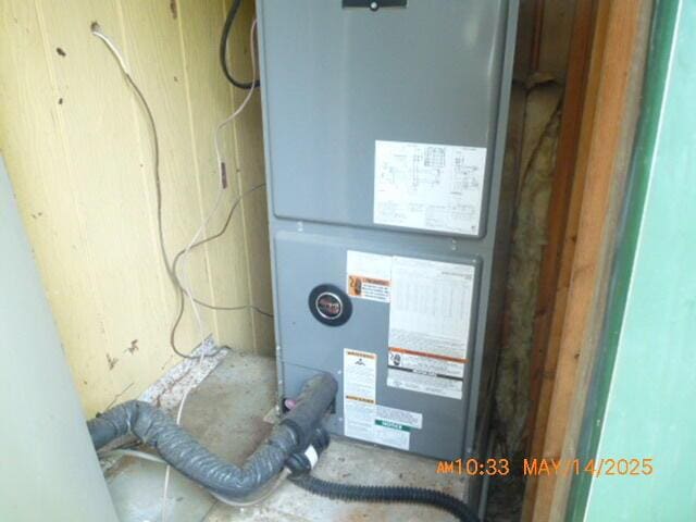 1098 Sundown Ln, Forsyth, MO 65653 - utilities featuring heating unit