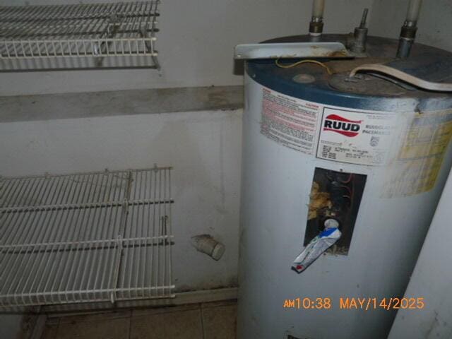 1098 Sundown Ln, Forsyth, MO 65653 - utilities featuring water heater