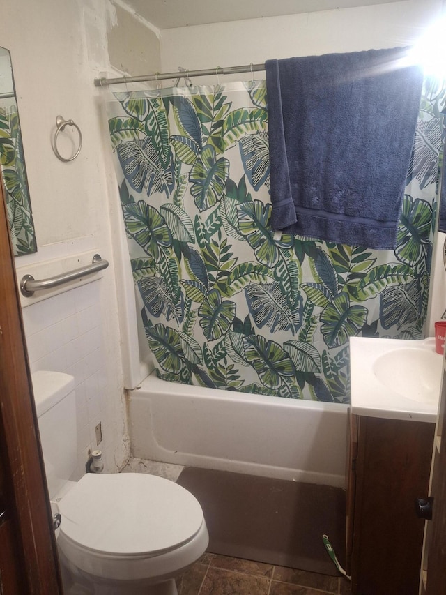 1224 Columbus St, West Plains, MO 65775 - bathroom featuring shower / bath combo and vanity