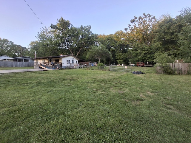 1224 Columbus St, West Plains, MO 65775 - view of yard