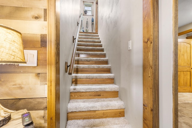 1427 W Missouri St, Buffalo, MO 65622 - view of stairway