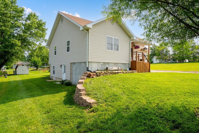 1427 W Missouri St, Buffalo, MO 65622 - view of property exterior with a lawn
