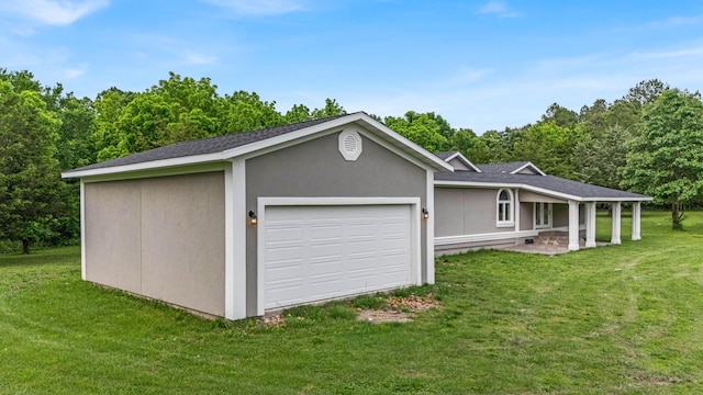 875-883 State Route T, West Plains, MO 65775 - view of front of property featuring a front lawn, an attached garage, and driveway