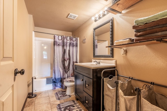 1501 NE 775th Rd, Osceola, MO 64776 - bathroom featuring toilet, vanity, shower / bath combo, and baseboards