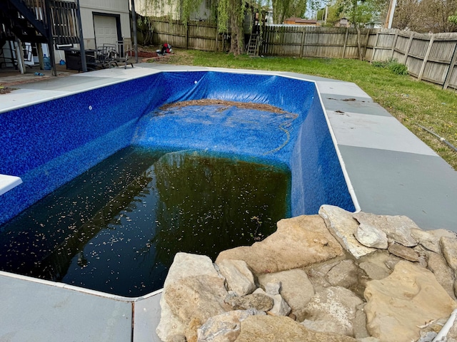 617 E SE Hills Ct, Nixa, MO 65714 - view of swimming pool with a fenced backyard and a jacuzzi