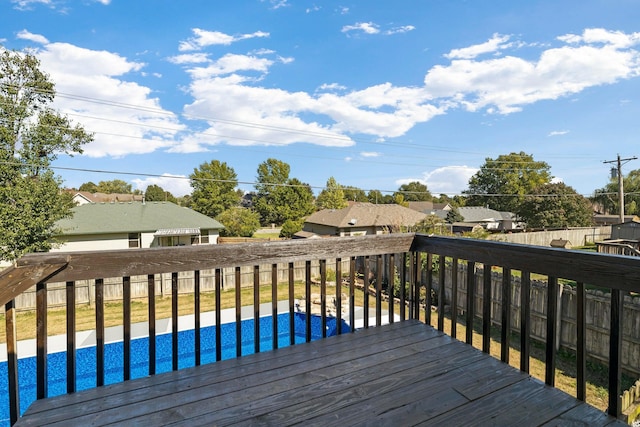 617 E SE Hills Ct, Nixa, MO 65714 - deck with a fenced backyard
