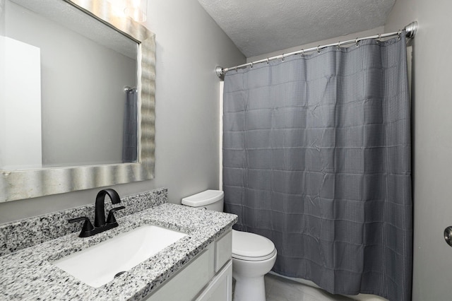 617 E SE Hills Ct, Nixa, MO 65714 - bathroom with a textured ceiling, toilet, vanity, and a shower with shower curtain