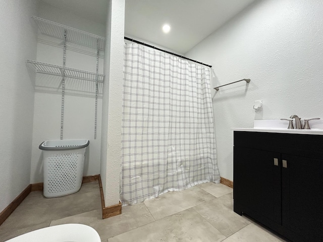 19040 Norway Rd, Neosho, MO 64850 - bathroom featuring vanity, toilet, a shower with curtain, and baseboards