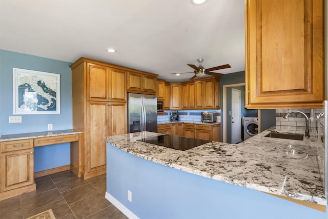 6 Cedar Ln, Kimberling City, MO 65686 - kitchen with stainless steel appliances, washer / clothes dryer, a sink, recessed lighting, and ceiling fan