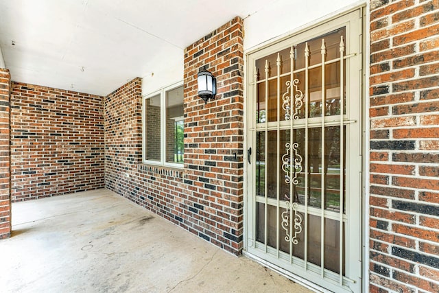 1061 Brentwood Dr, Marshfield, MO 65706 - view of porch