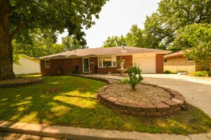 613 King St, Mount Vernon, MO 65712 - photo 3