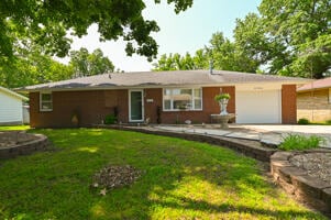 613 King St, Mount Vernon, MO 65712 - photo 1