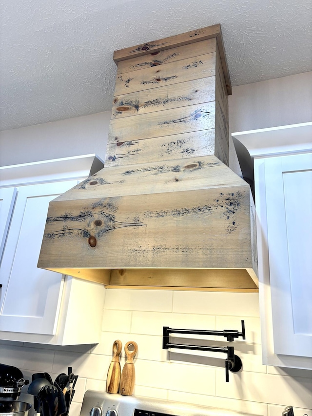 2702 Town Dr, Mountain Grove, MO 65711 - stairs with a textured ceiling