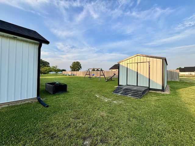 2702 Town Dr, Mountain Grove, MO 65711 - view of yard featuring a playground