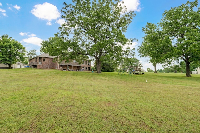 11976 N Northern Hts Dr, Brighton, MO 65617 - view of grassy yard