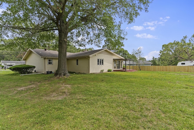 5263 N Crestwood Dr, Springfield, MO 65803 - back of property featuring a patio
