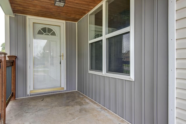 5364 Cloverdale Ln, Battlefield, MO 65619 - property entrance with board and batten siding