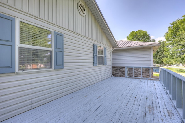 1631 Robertson Ave, Carthage, MO 64836 - view of wooden deck
