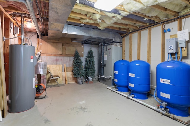 193 Honeybee Dr, Branson, MO 65615 - unfinished below grade area with water heater and a water pressure tank